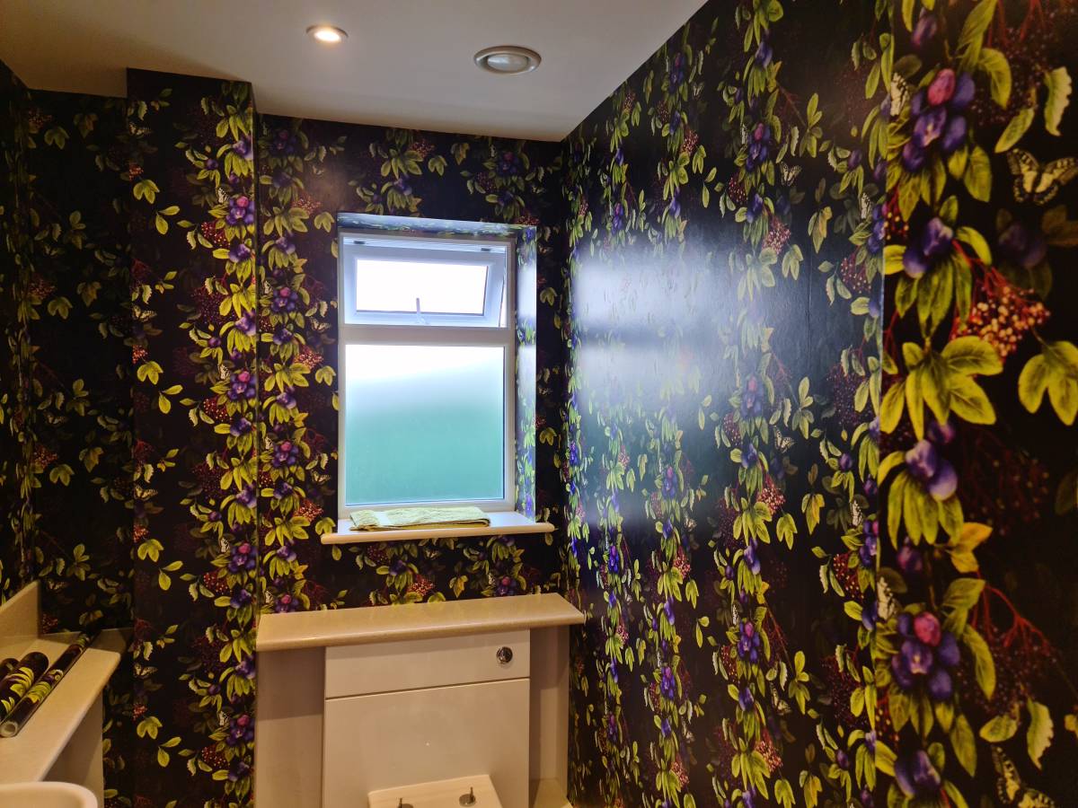 Painting and decorating in Wokingham and Berkshire. Painting and decorating in Wokingham and Berkshire.